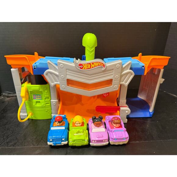 Hot Wheels Little People Race and Go Trackset 4 wheelies sounds & lights set 2 - Picture 1 of 8